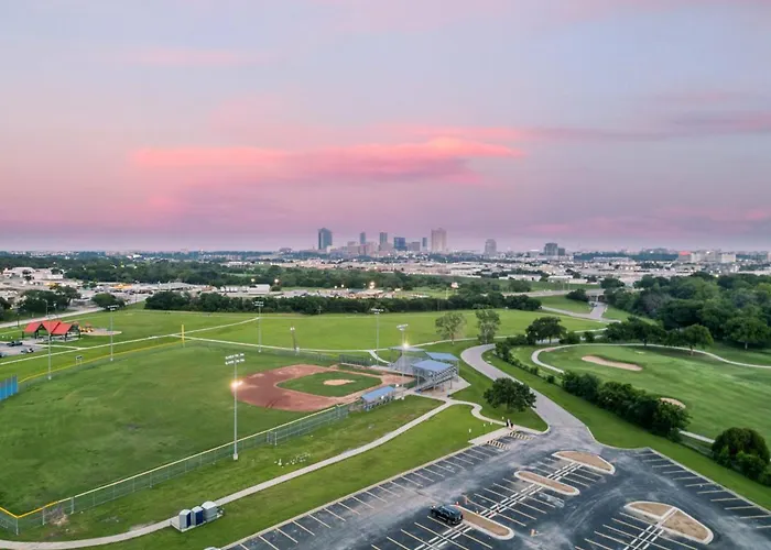 Pet Friendly 3br 2bath Luxe Gem Fort Worth