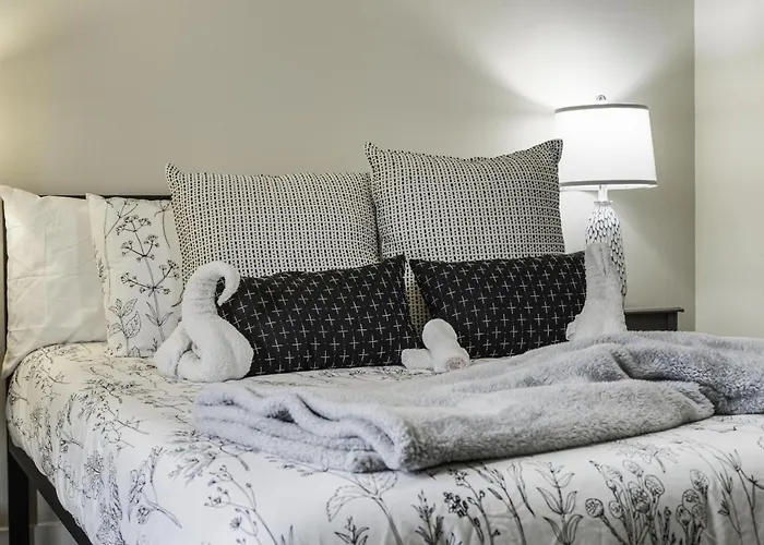 Holiday home Pet Friendly 3br 2bath Luxe Gem *