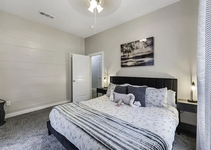 Pet Friendly 3br 2bath Luxe Gem Fort Worth
