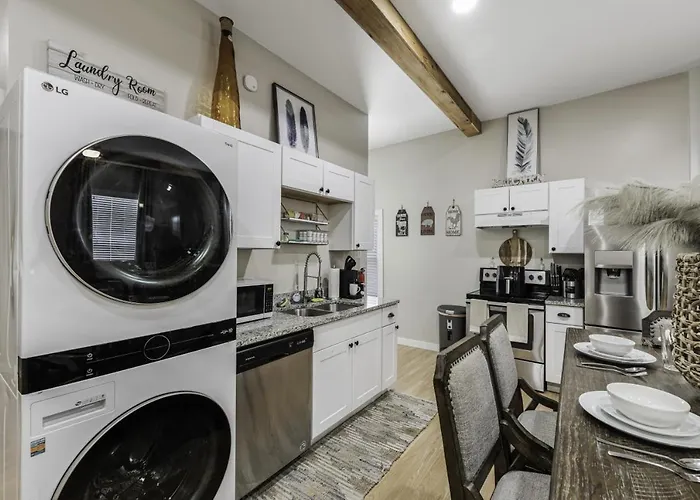 Pet Friendly 3br 2bath Luxe Gem * Fort Worth