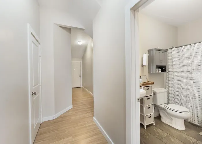 Pet Friendly 3br 2bath Luxe Gem Holiday home