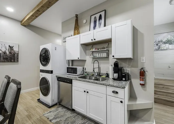 Pet Friendly 3br 2bath Luxe Gem * Fort Worth