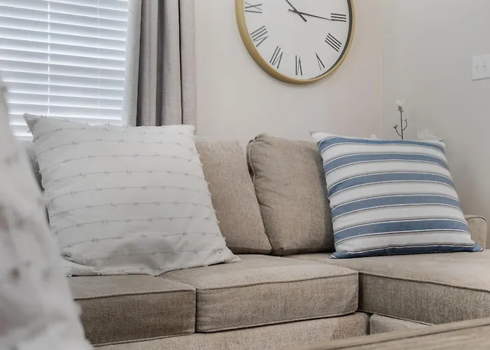 Pet Friendly 3br 2bath Luxe Gem *